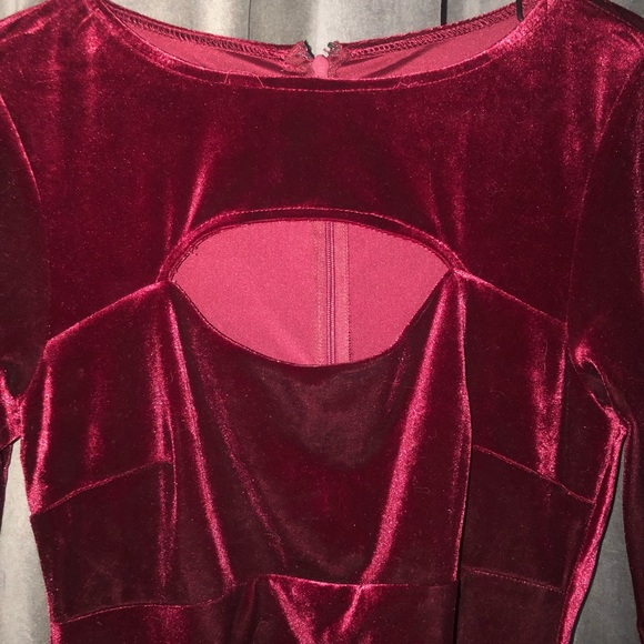 🍷 Going Global -Velour BodyCon Dress ruched, flattering XS $140 - Picture 3 of 7